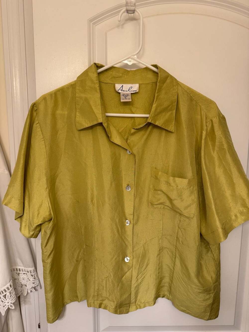 100% Silk Anne Carson Button Down Shirt Size XL Green Short Sleeve